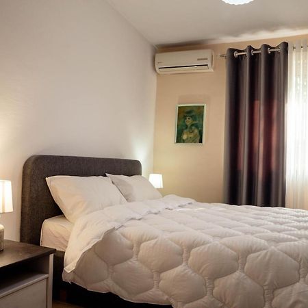 Xhelo'S Rooms Тирана Экстерьер фото