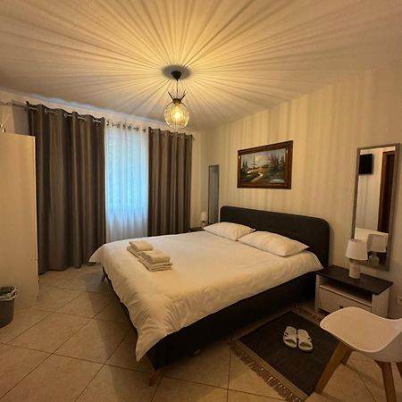 Xhelo'S Rooms Тирана Экстерьер фото