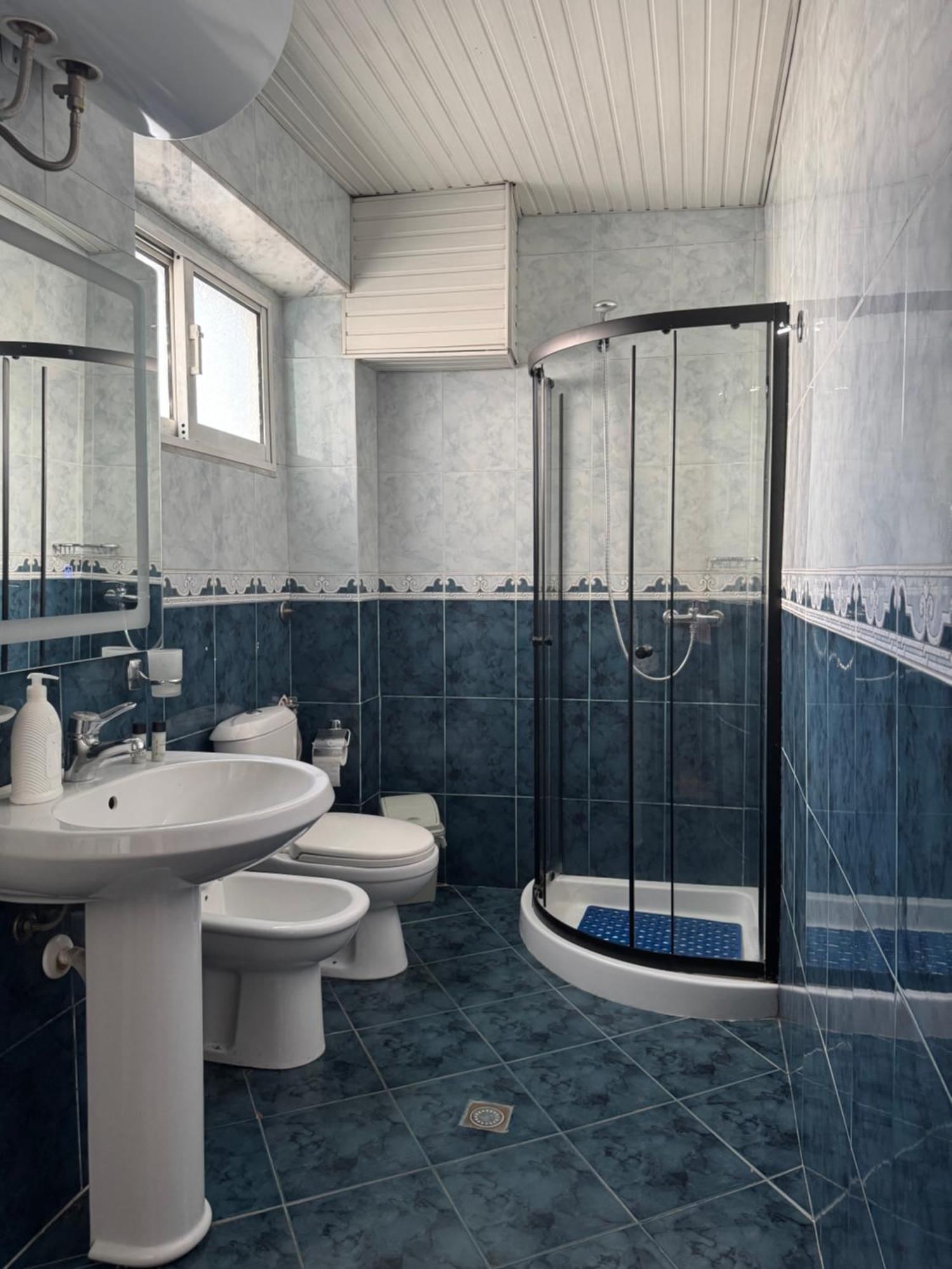 Xhelo'S Rooms Тирана Экстерьер фото